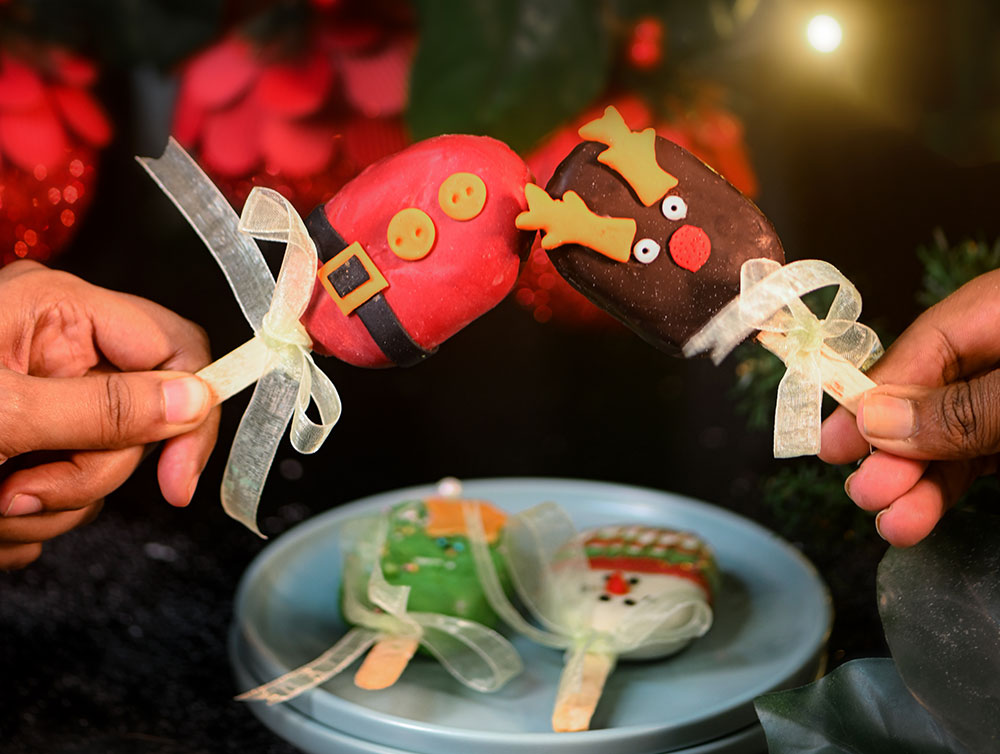 Christmas Special Cake Pops, Cake Sicles & Brownie Karachi Bakery